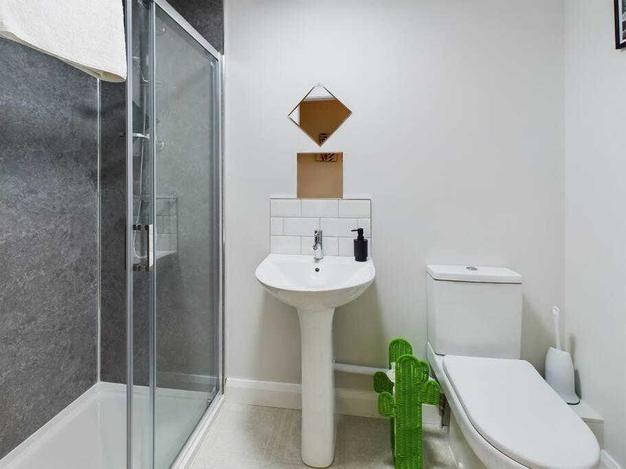 Contemporary 2-Bedroom Apartment Belfast Kültér fotó